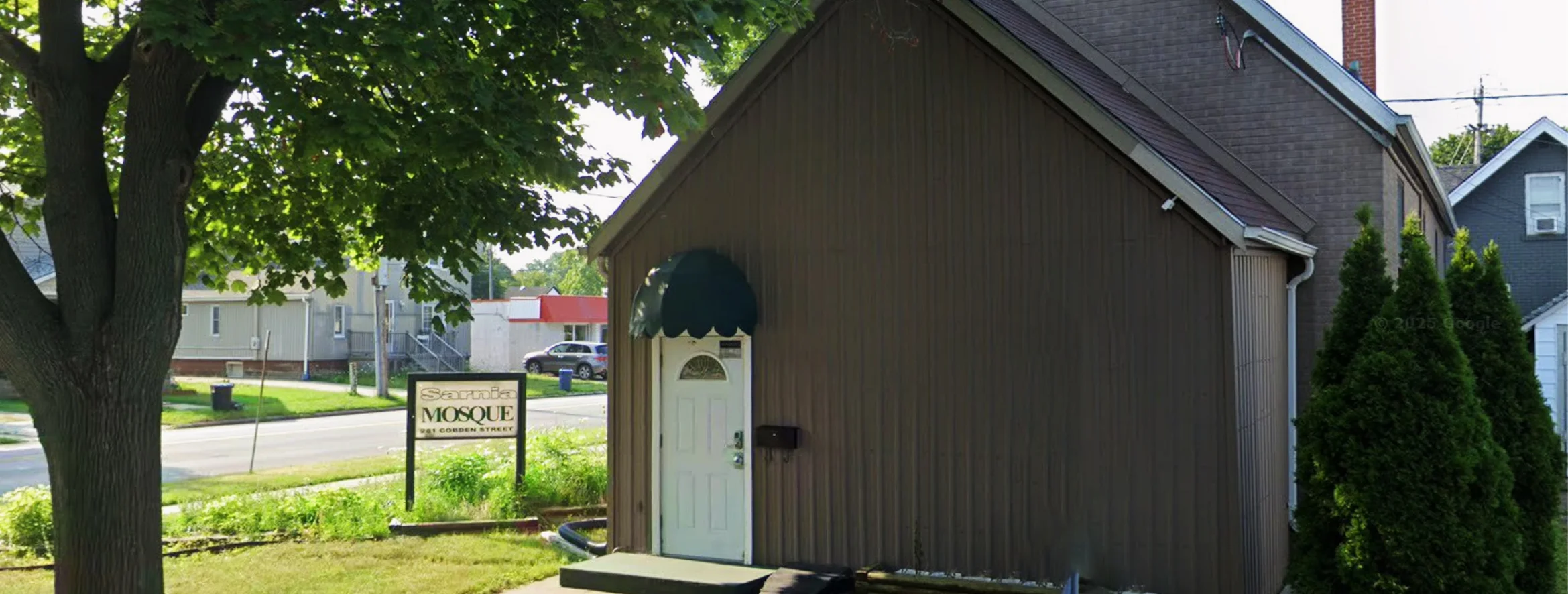 Exterior view of Sarnia Masjid  Sarnia building